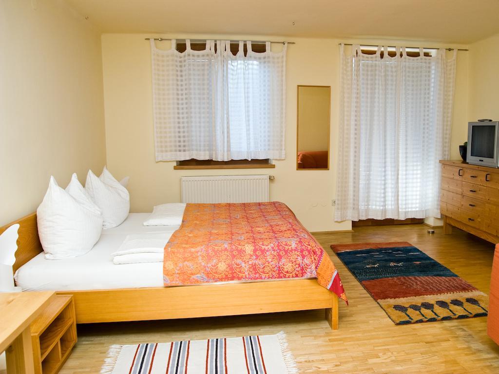Pension Popotnik Villach Zimmer foto